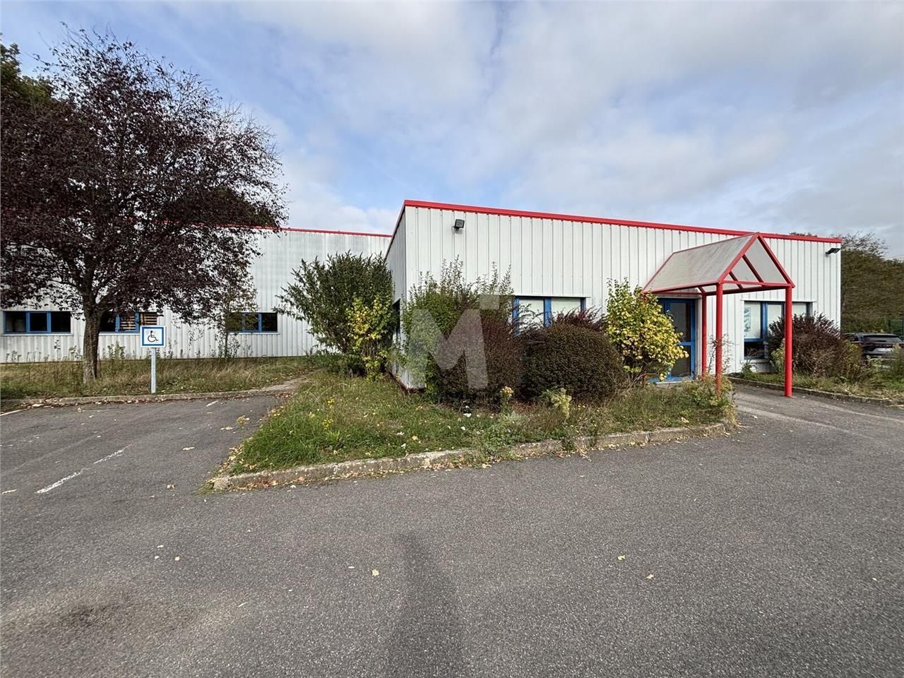 Sur un foncier d'environ 5 790 m², MCarré Conseil