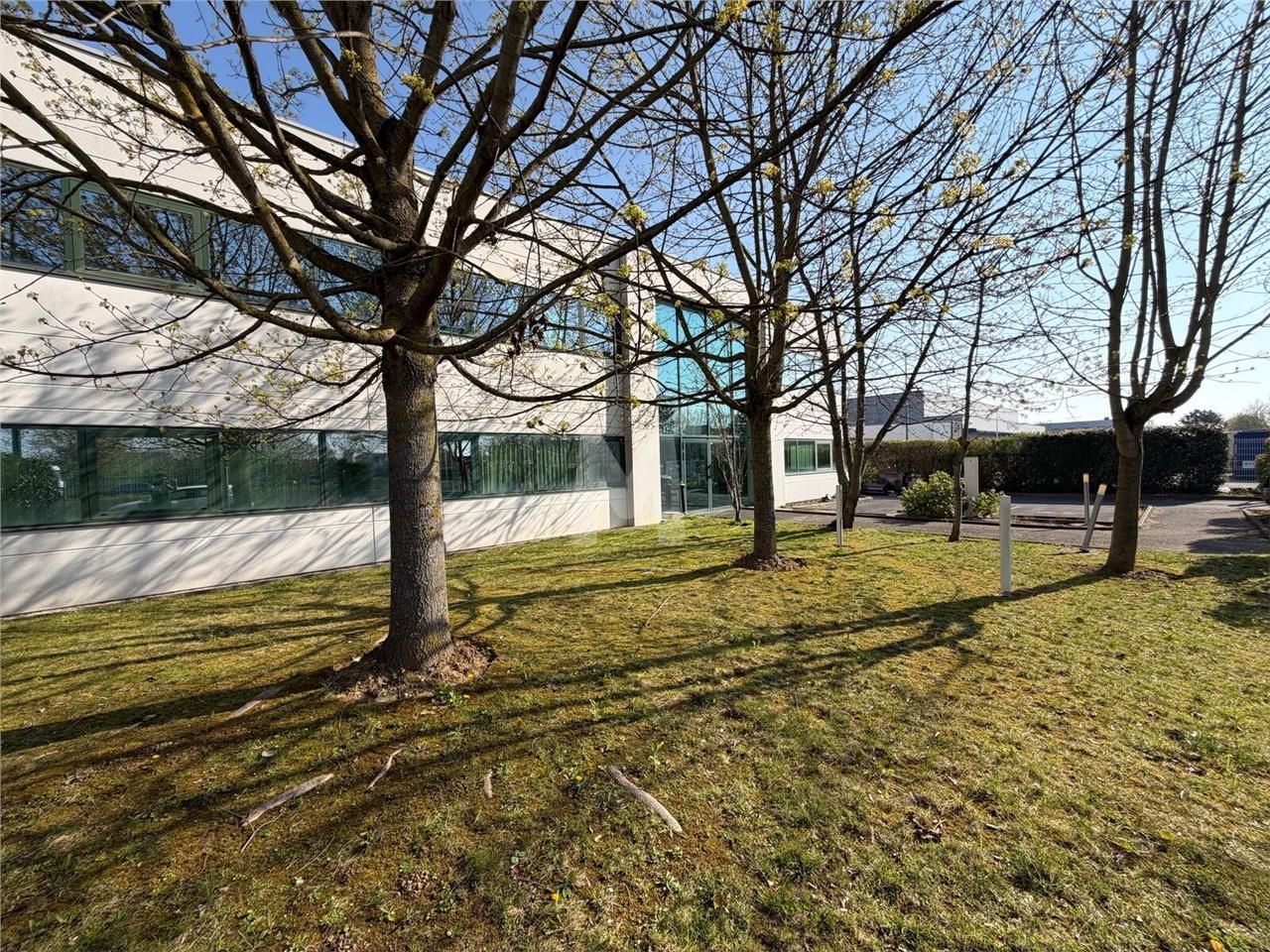 Proche de l'autoroute A6 et de la Nationale 7, da