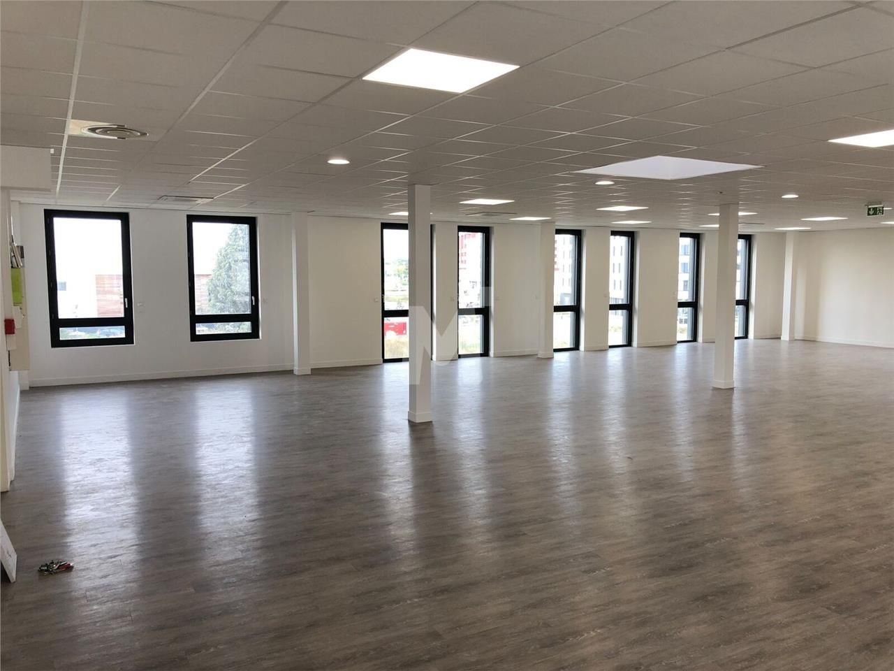 A 300 m de la gare RER C de Brétigny, dans la ZAC