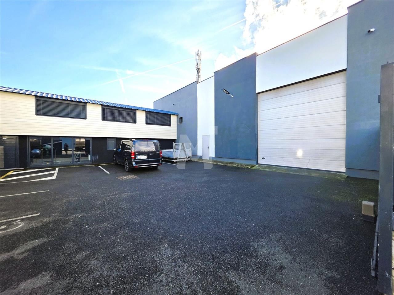 A proximité immédiate de la future station de Tra