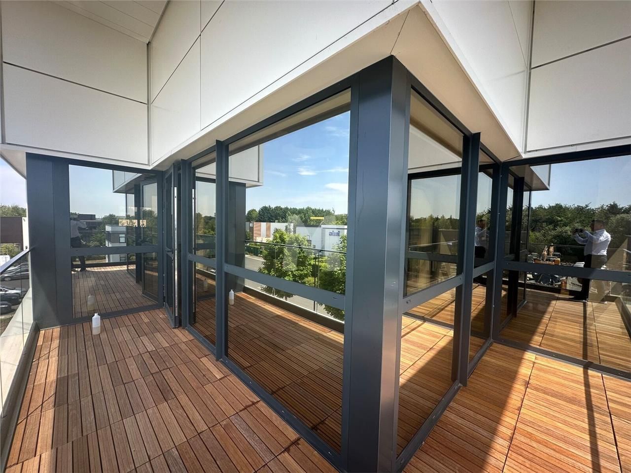 Sur un terrain clos d'environ 3 600 m², nous vous