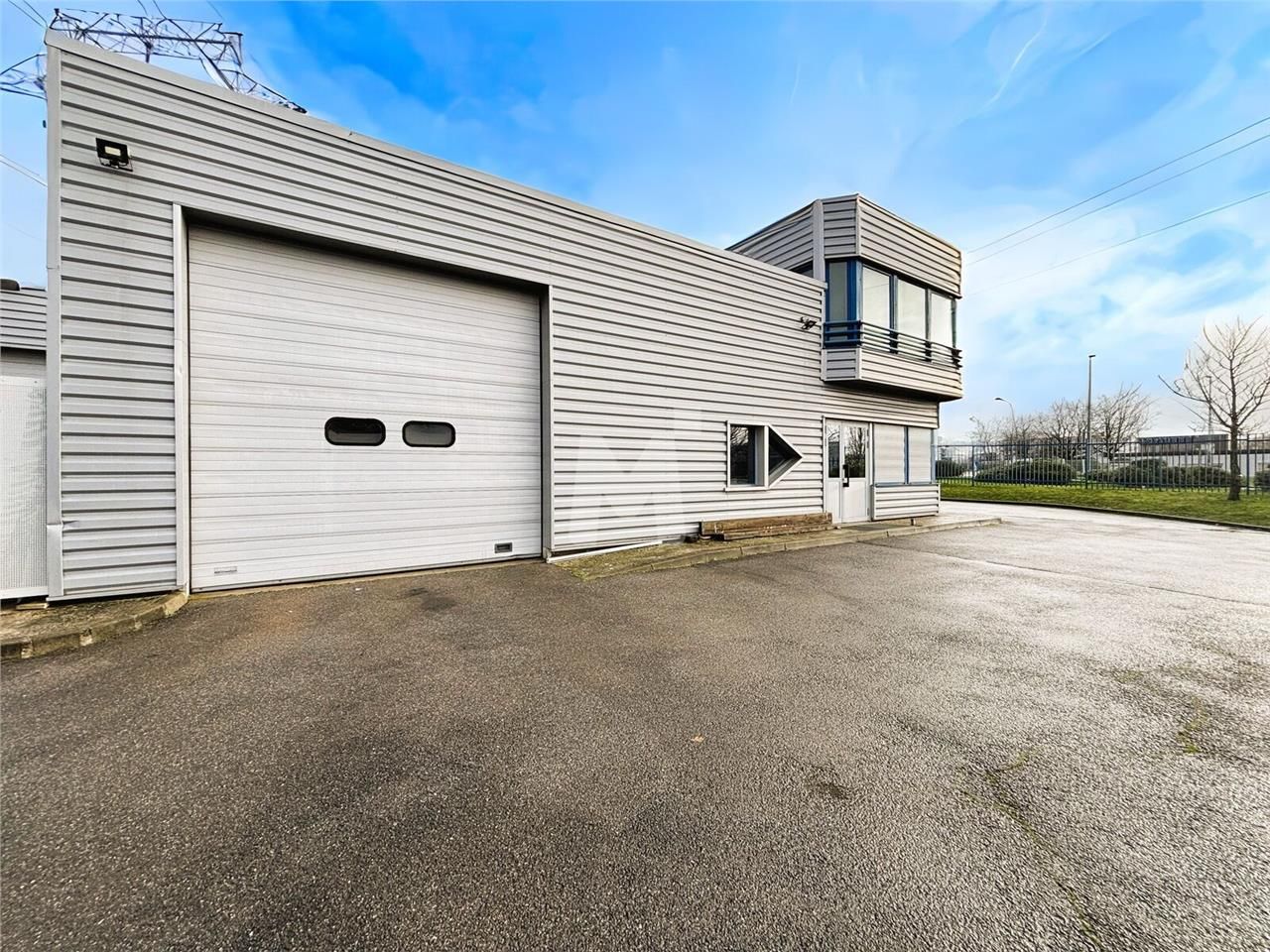 Dans un programme à vocation d'activité et bureau