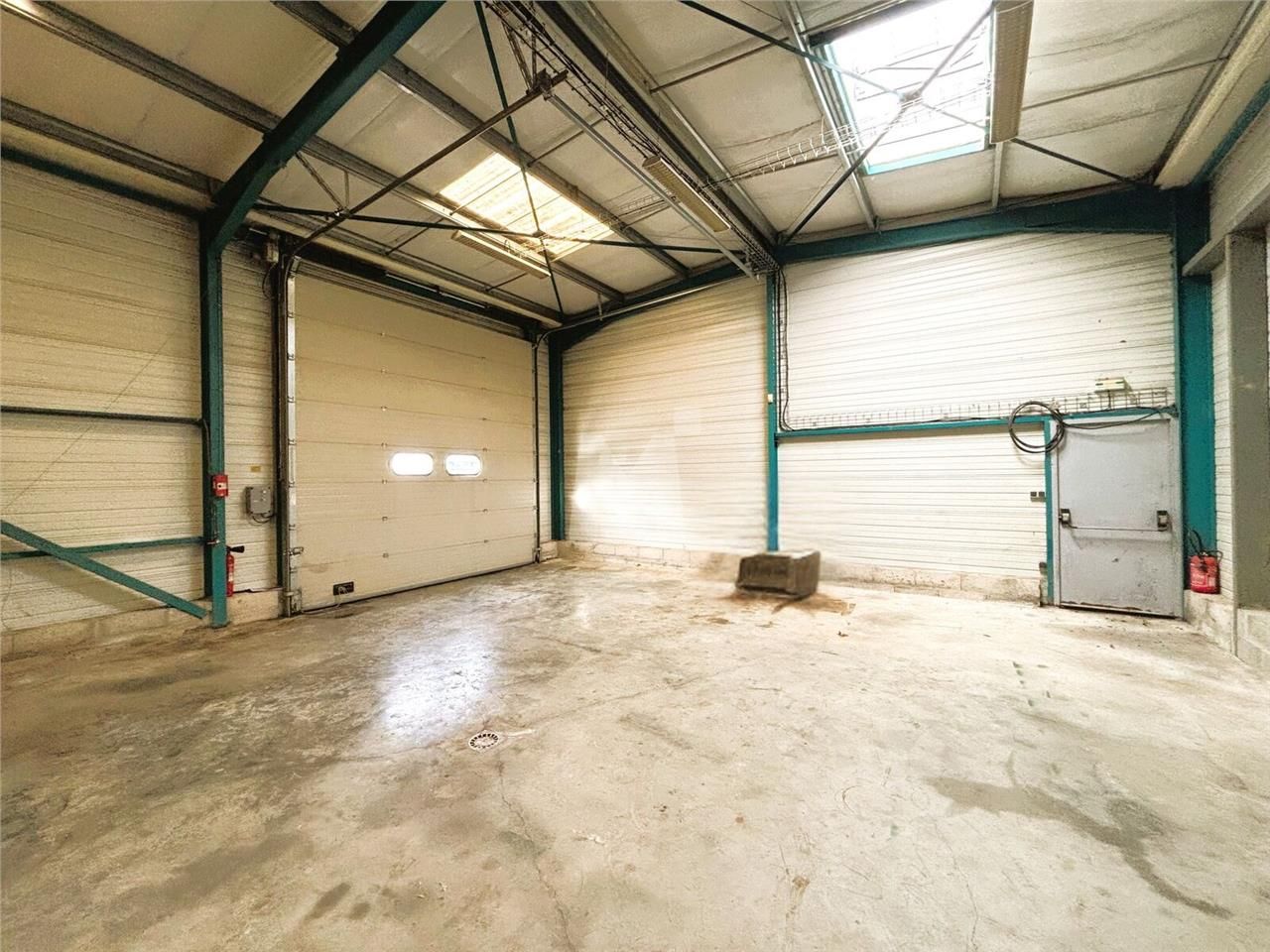 Dans un programme à vocation d'activité et bureau