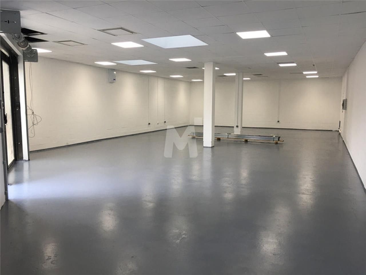 Au croisement de l'autoroute A10 et de la Nationa