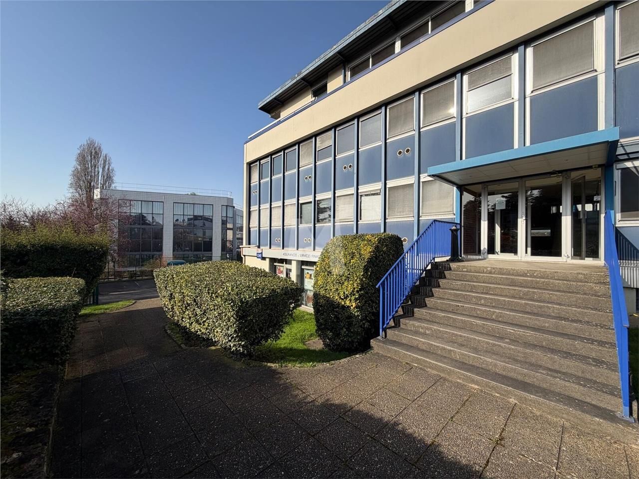 Au coeur du noeud routier A6/A10/N20 et N118, MCA