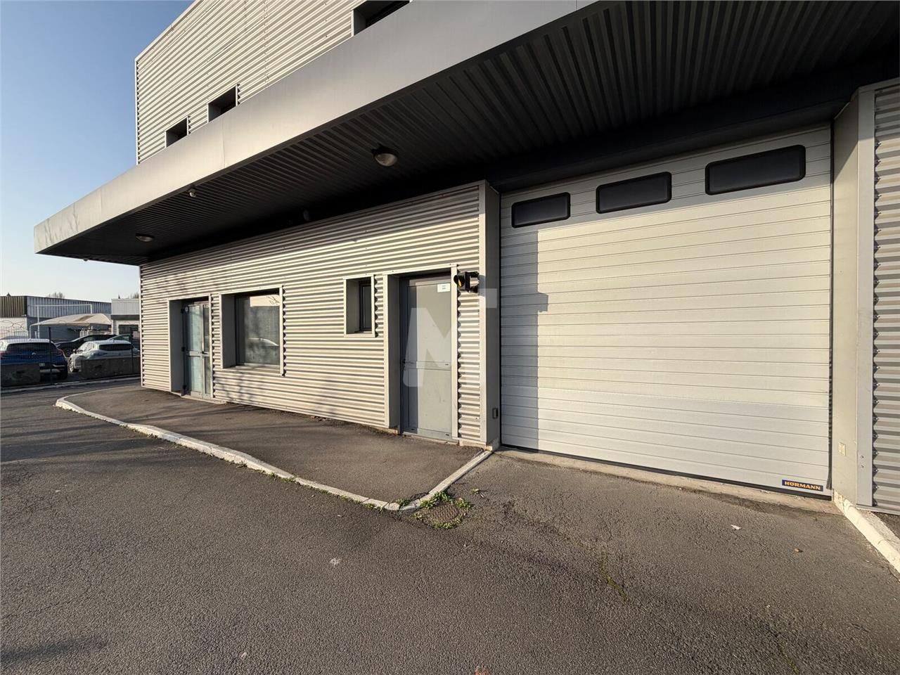 Dans un immeuble en R+1, nous vous proposons à la