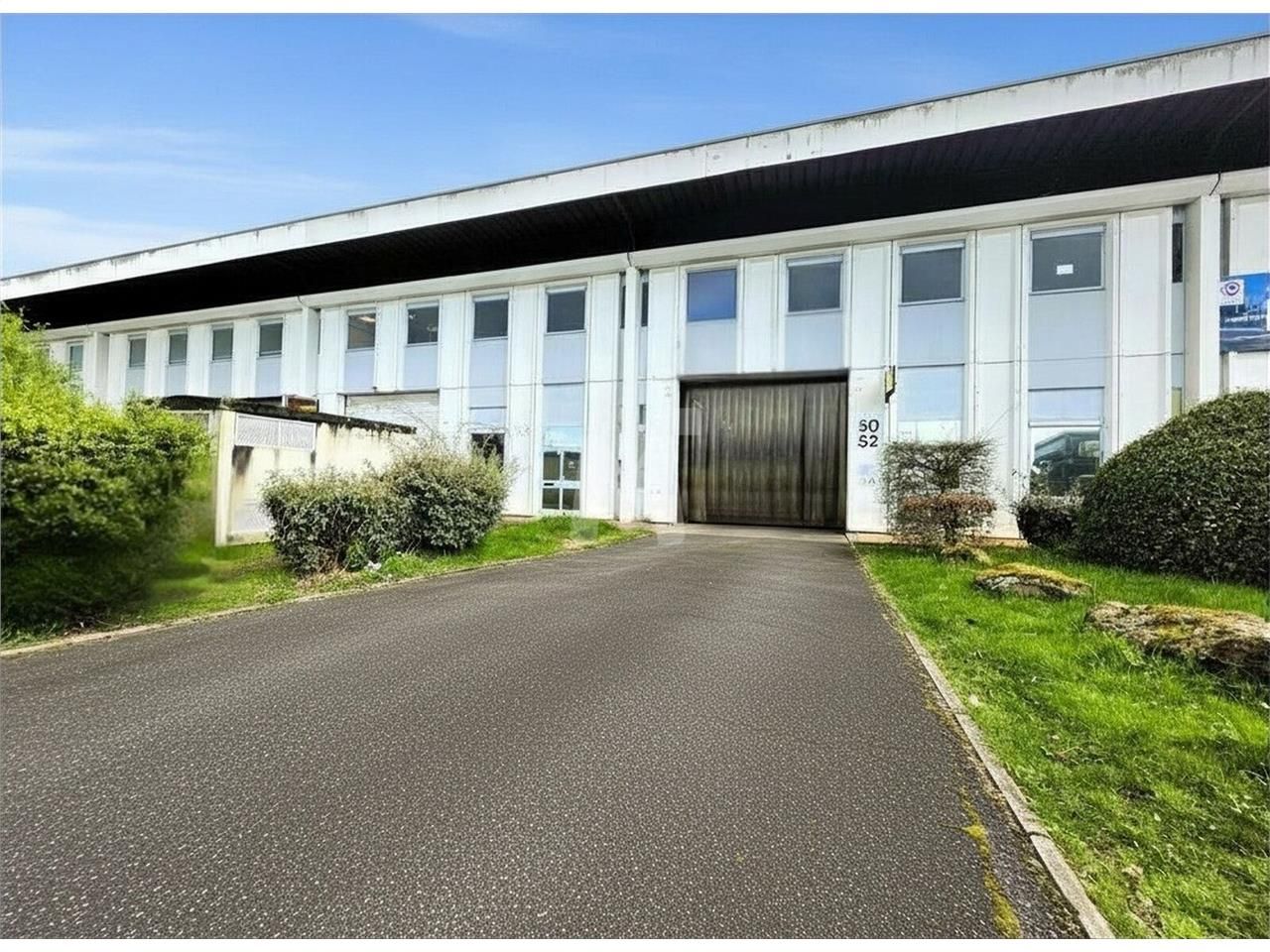 Au sein d'un parc clos et sécurisé aisément acces