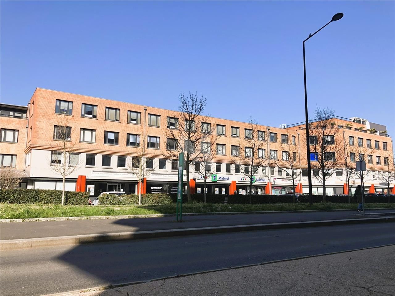 Nous vous proposons à la location une surface de 