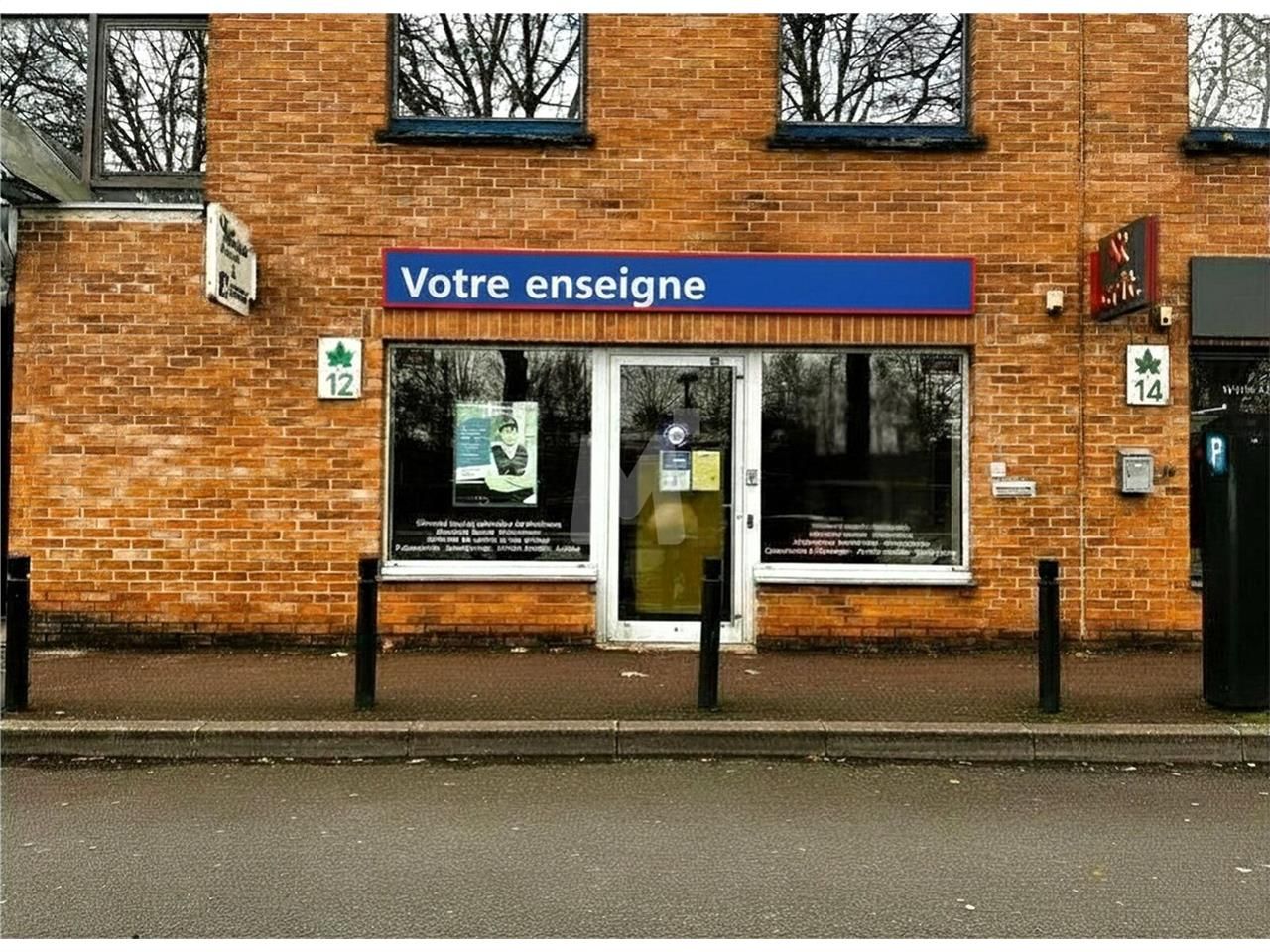 En face du Centre Commercial Régional d'Evry II, 