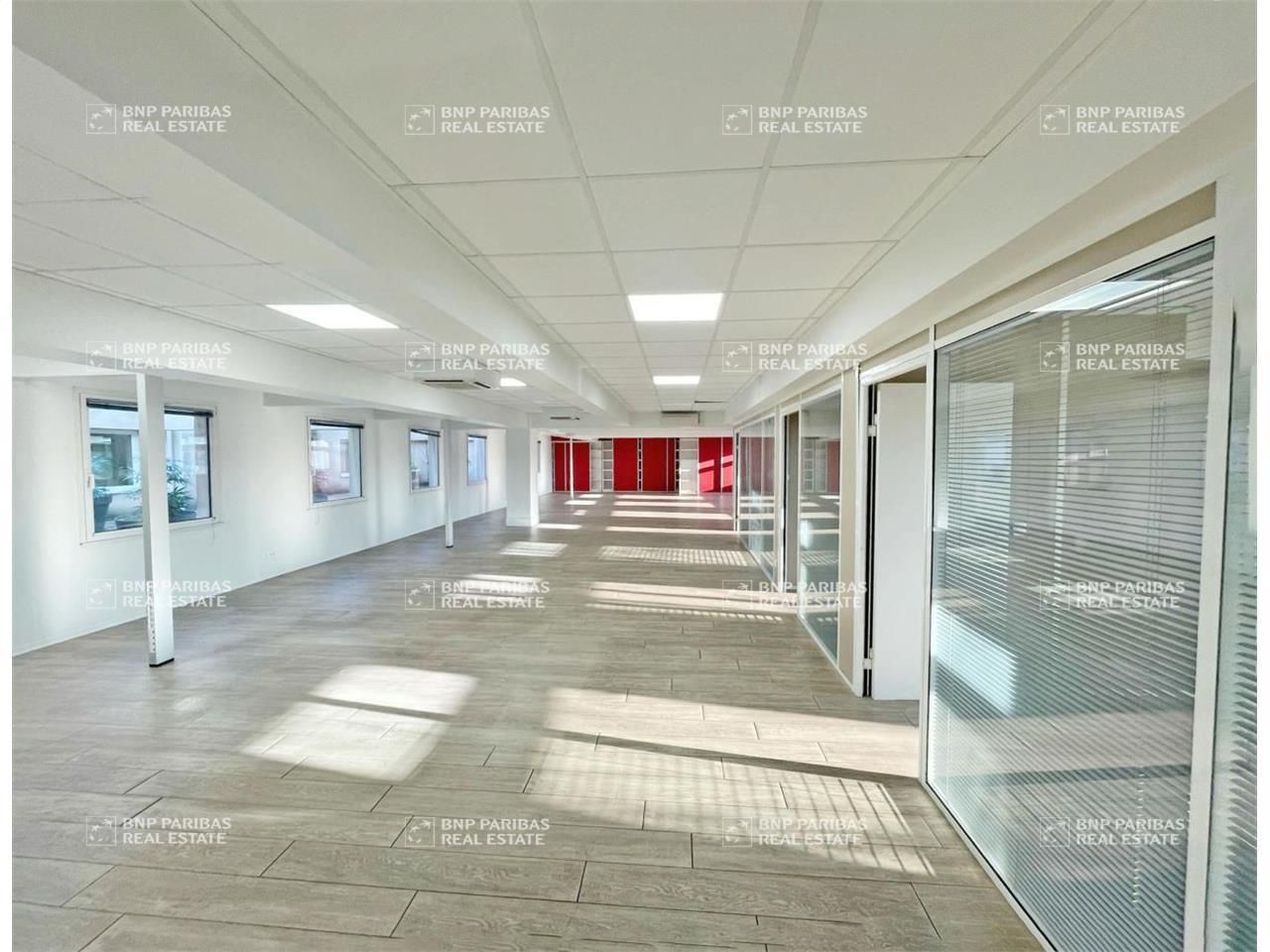 687 m² pour ce bureaux en vente à Malakoff