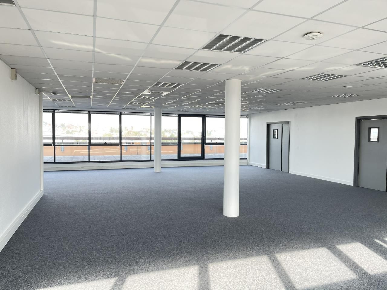 Location Bureaux 956.53 m² divisibles 94000 Creteil