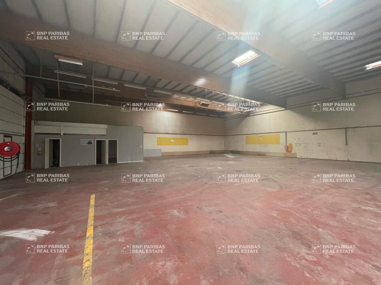 480 m² pour ce activité en location à Fretin