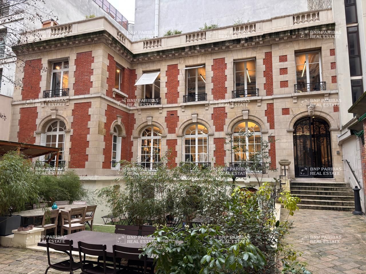 Vente Bureaux 421.93 m² non divisibles 75116 Paris