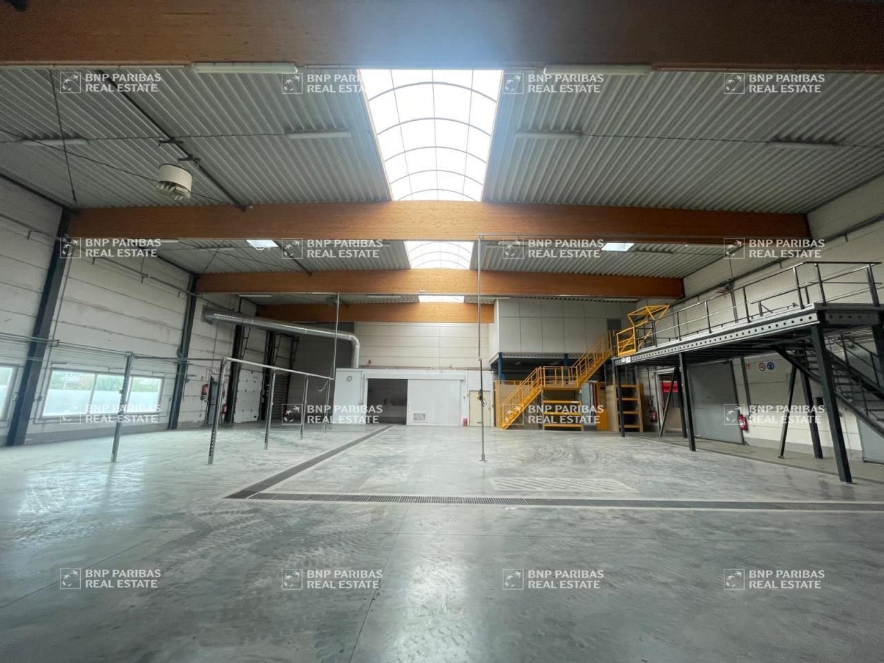 2800 m² pour ce activité en location à Tourcoing