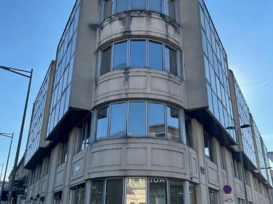 Location Bureaux 1068 m² non divisibles 33800 Bordeaux