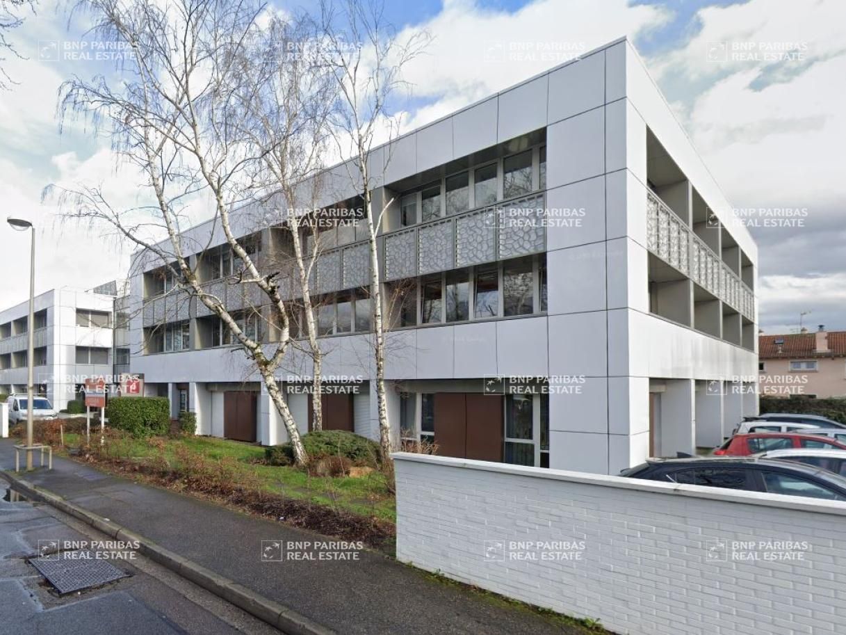 414 m² pour ce bureaux en location à Bron