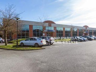 Location Bureaux 770 m² divisibles 78280 Guyancourt