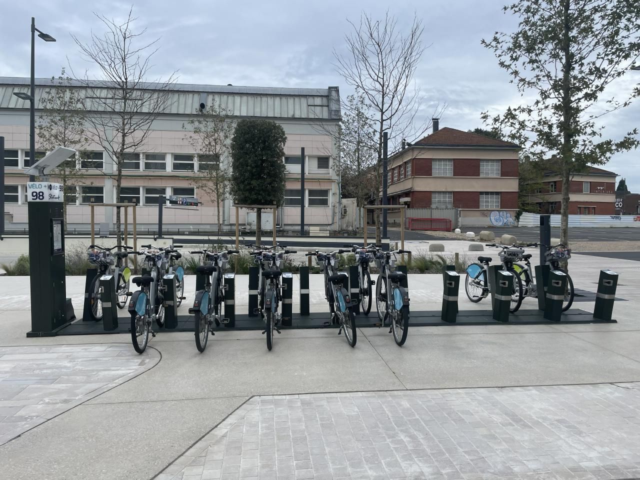 5306 m² pour ce bureaux en location à Fleury-les-aubrais