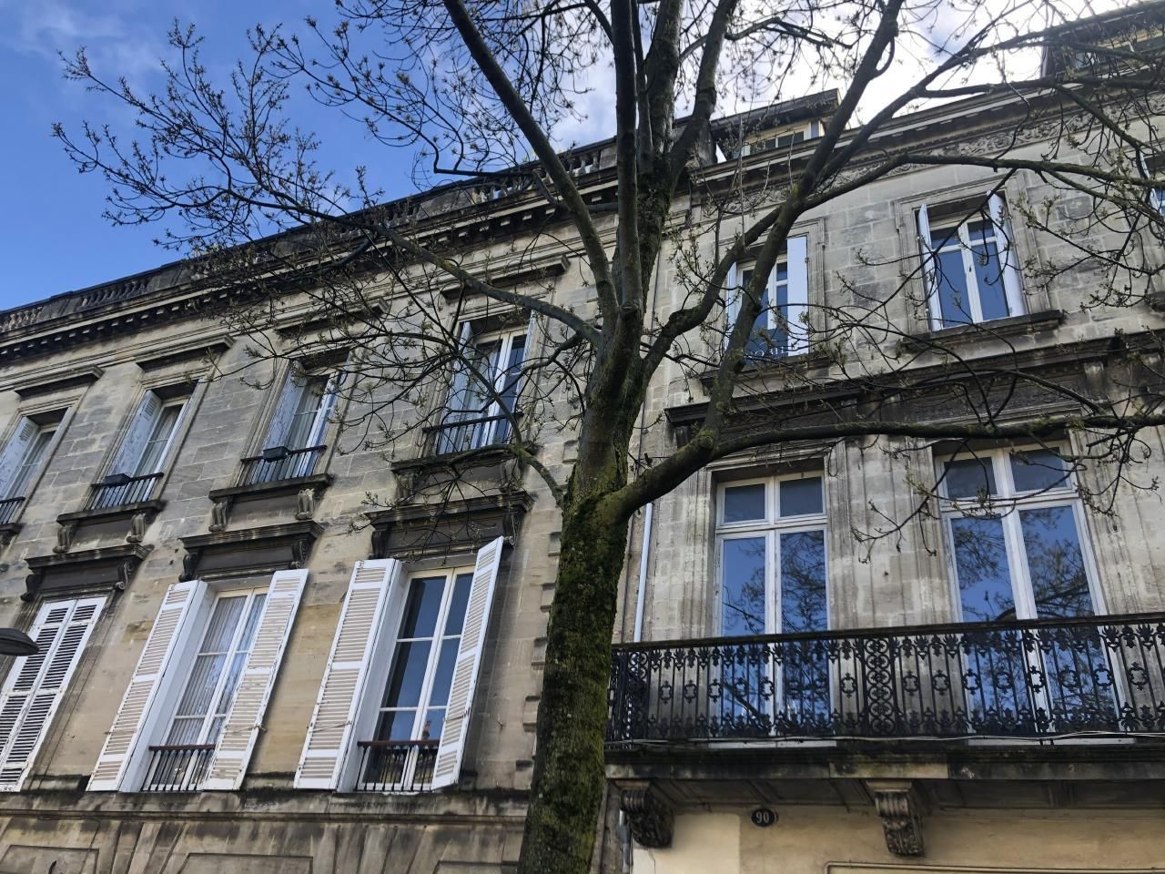 210 m² pour ce bureaux en location à Bordeaux