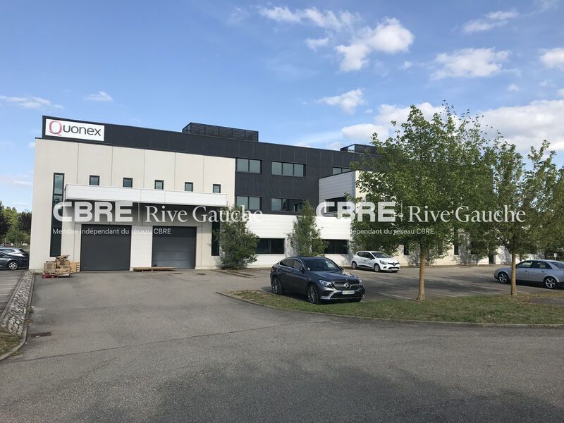 Surface d'activités en RDC d'un immeuble tertiair