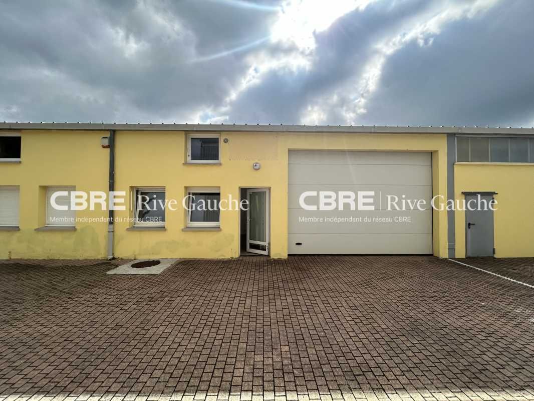 Bâtiment récent dans complexe immobilier offrant 