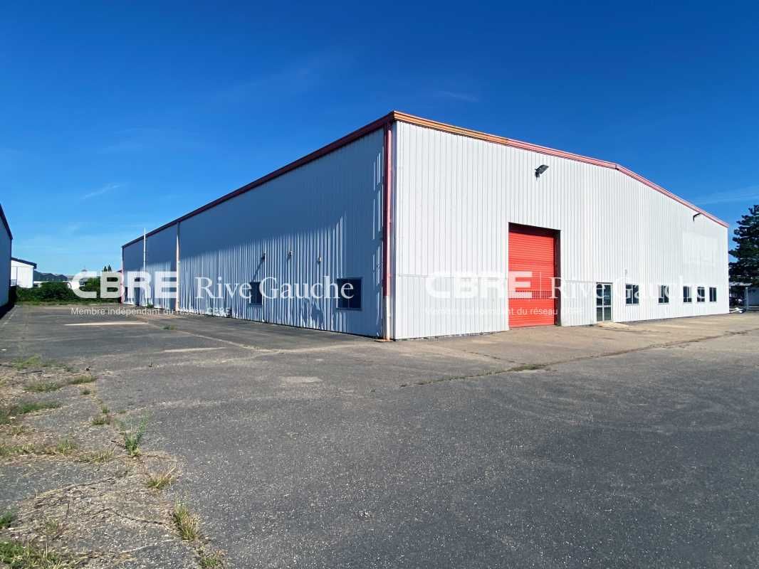 Ensemble immobilier d'une surface de 2.138 m² à s