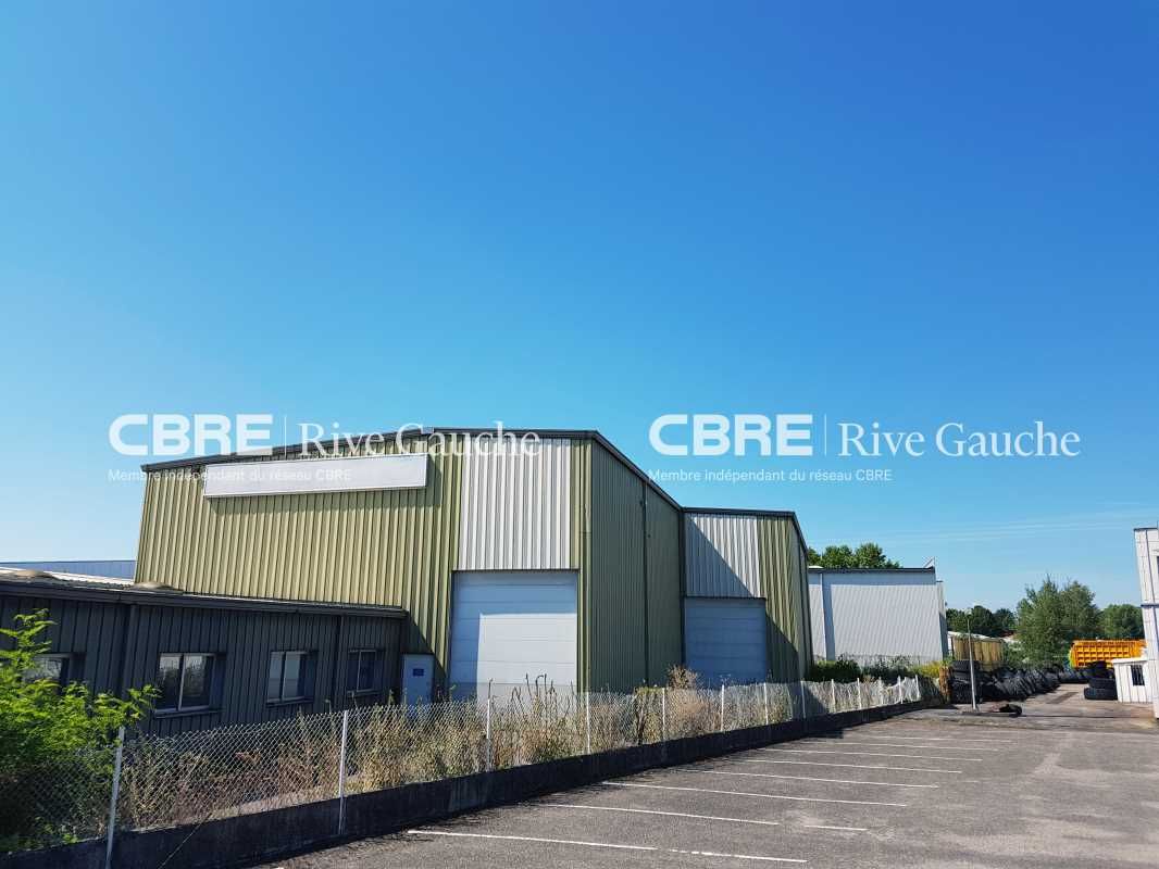 Bâtiment industriel autonome d'une superficie tot