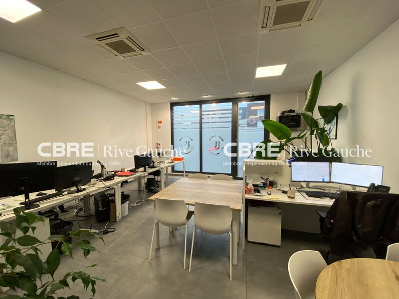 Local d'activité à usage mixte Bureaux/Dépôt, sit