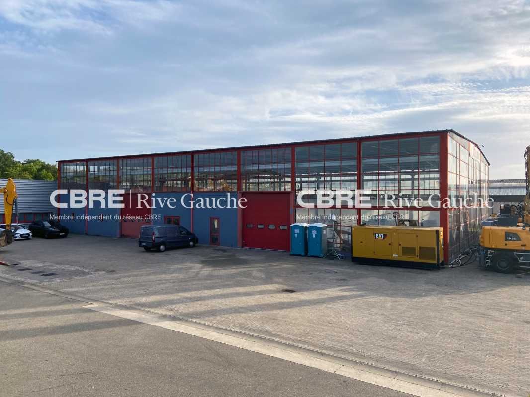 Bâtiment bénéficiant d'un excellent visuel sur ax