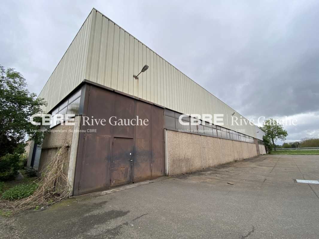 Ensemble immobilier composé de 2 bâtiments à usag