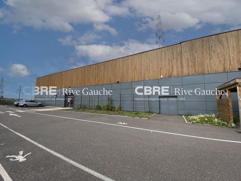 Ensemble immobilier récent, multi-cellules, offra