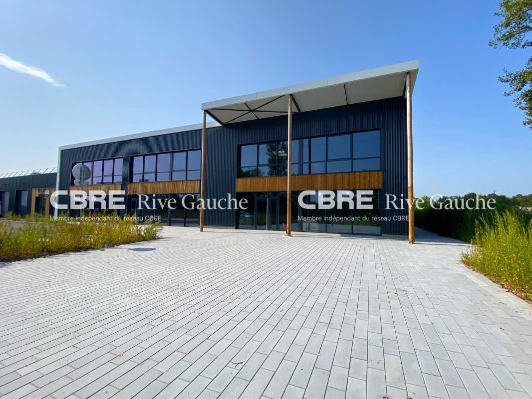 Batiment neuf, multi-cellules, à usage mixte Bure