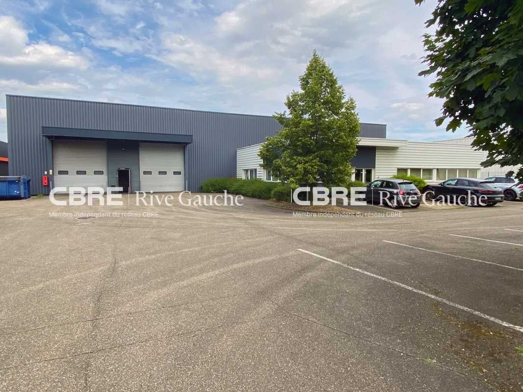 Bâtiment autonome de 2007, en parfait état d'entr