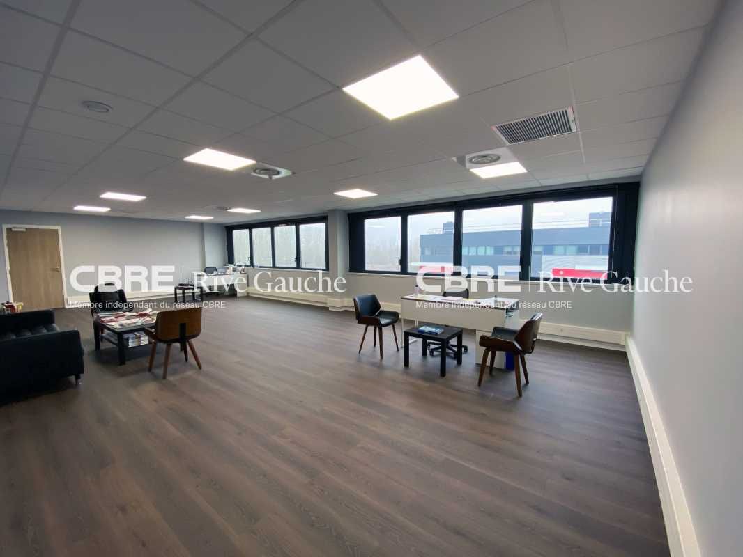 Bâtiment C. Ensemble immobilier composé de 3 bâti