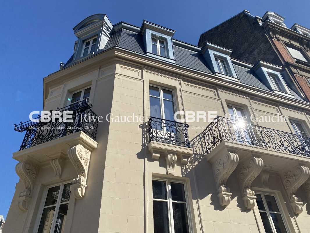 Situés en angle de rue, Rive Gauche CBRE vous pro