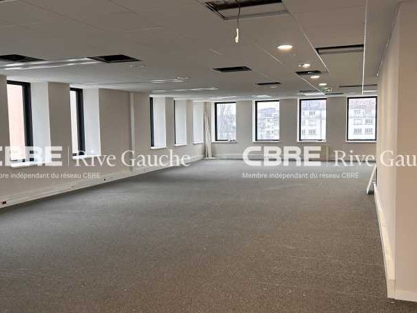 Situés sur le site du centre commercial des Halle