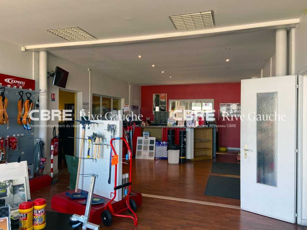 Bâtiment indépendant situé au coeur d'une zone d'