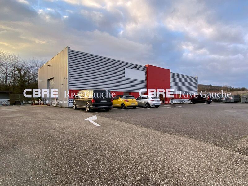 Bâtiment indépendant : bureau / dépot / showroom,