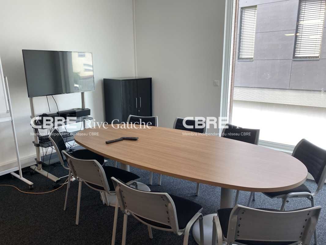Rive Gauche CBRE vous propose une surface de 206 