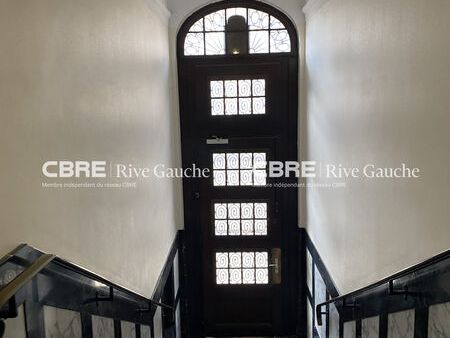 Rive Gauche CBRE vous propose en pied d'immeuble 