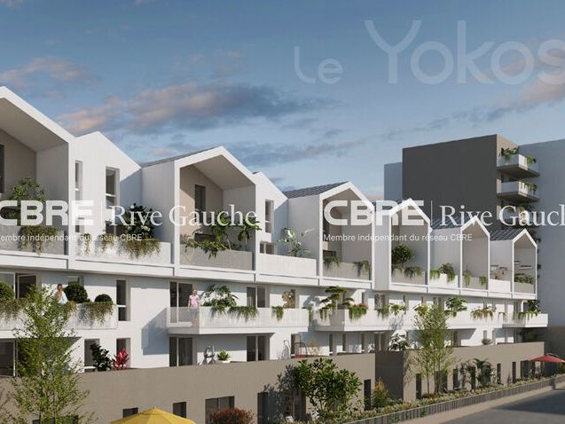 Sur un axe très passant en direction du Sud de St