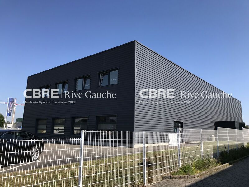 Locaux d'activités atypique, disposant de 50% de 