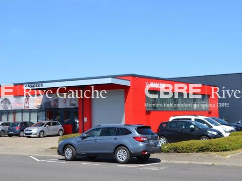 EXCLUSIVITÉ - A LOUER Très bel immeuble indépenda