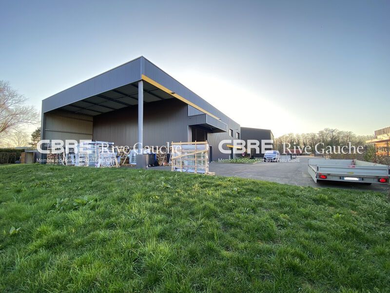 Bâtiment indépendant Bureaux / Dépôt / Showroom à