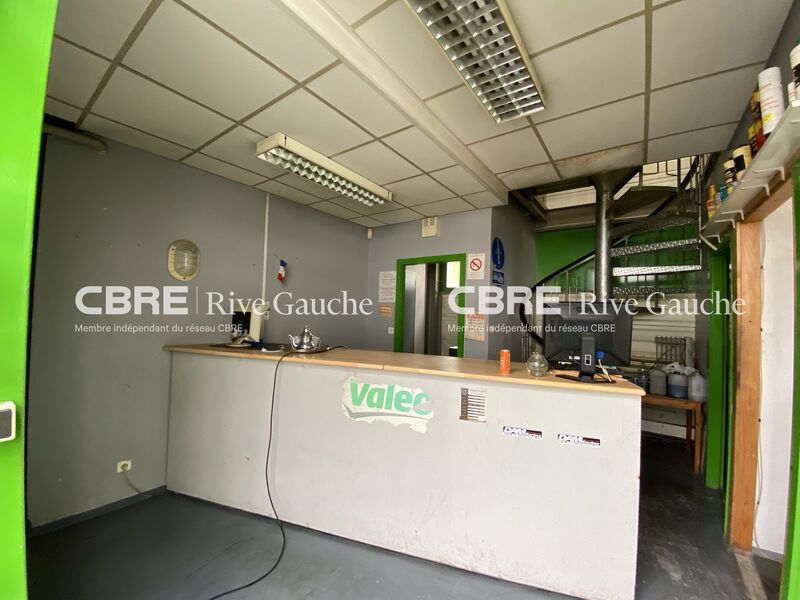 Bâtiment indépendant à usage mixte bureaux / dépô