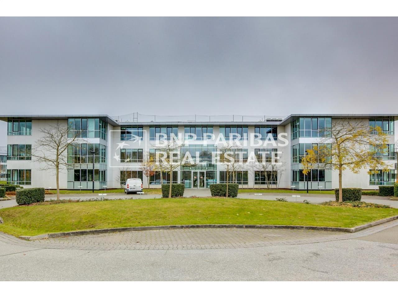 Location Bureaux 840 m² divisibles 78960 Voisins-le-bretonneux