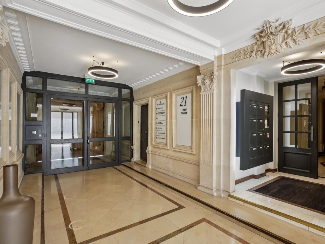 221.15 m² pour ce bureaux en location à Paris