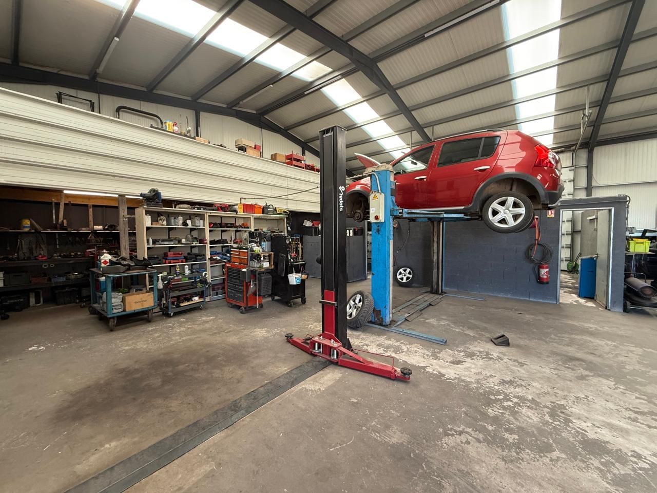 470 m² pour ce activité en vente à Égly