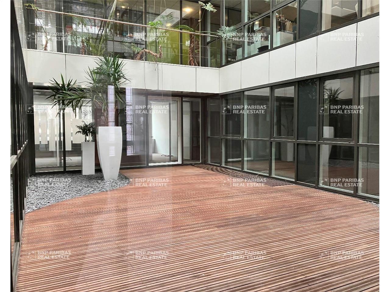1523 m² pour ce bureaux en location à Lyon
