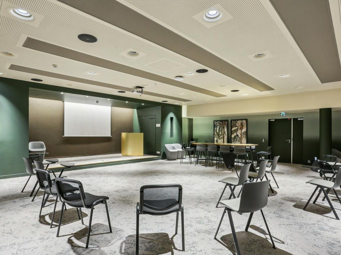 1435 m² pour ce bureaux en location à Puteaux